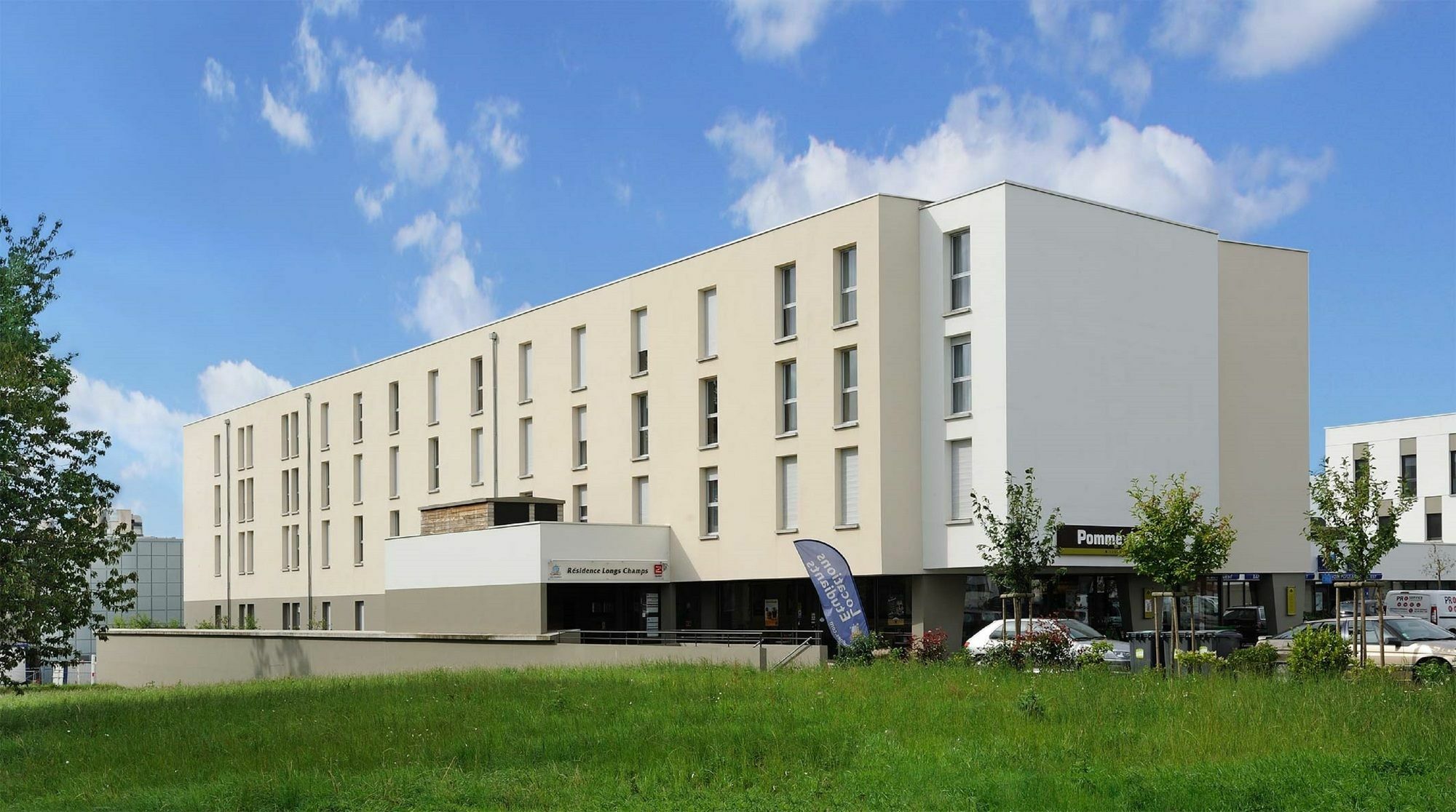 Séjours&affaires Longs Champs Apartahotel 3*